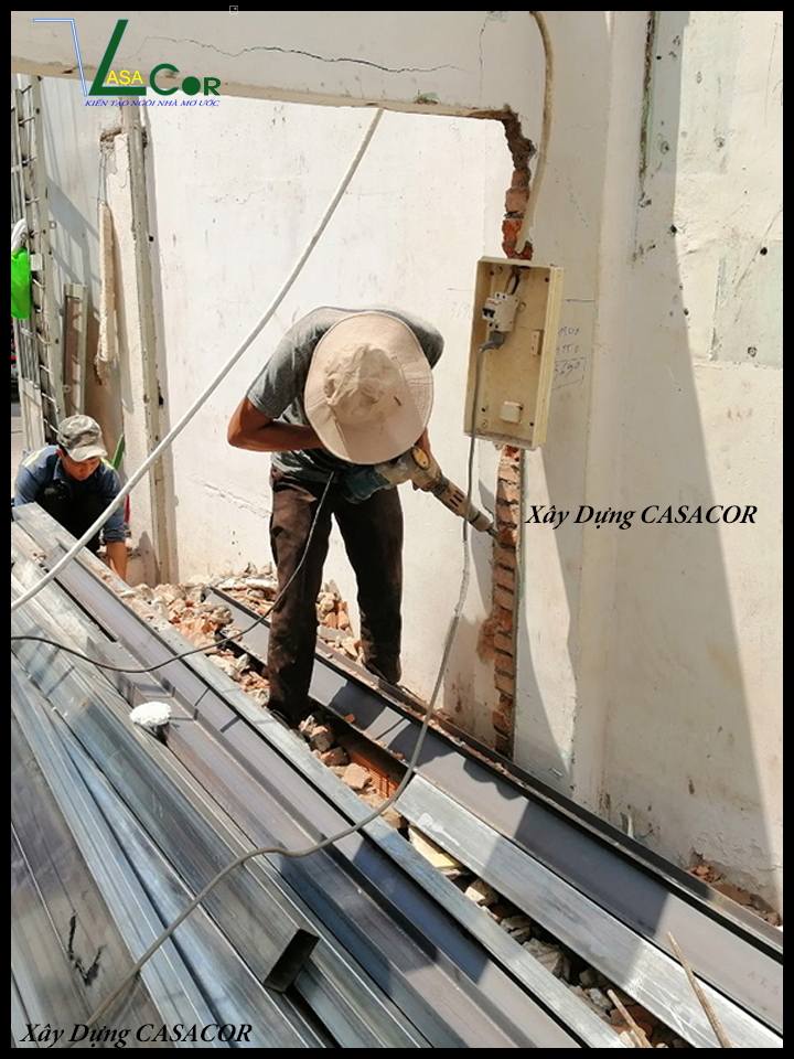 Đập cửa nhà nhà sửa chữa tại quận Phú Nhuận